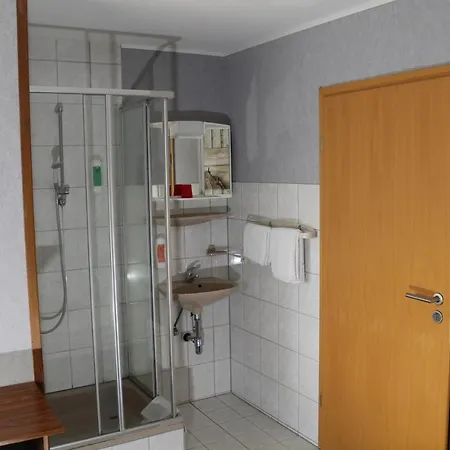 Zur Sonne Casa de hóspedes 2*