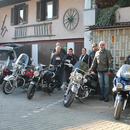 Zur Sonne Gasthuis 2*